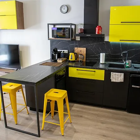 Apartment Yellow Submarine Se Slunnou Terasou Kutna Hora